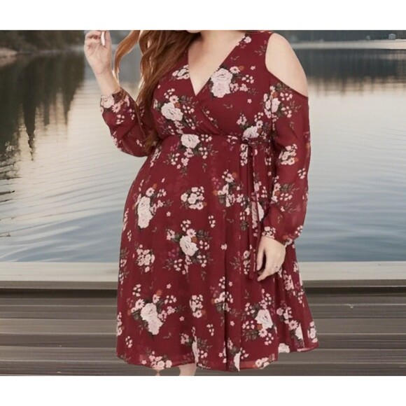 Torrid Burgundy Floral Cold Shoulder Faux Wrap Long Sleeve Dress. Size 00 - Picture 1 of 6